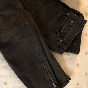 Gap Sz 8 Black Ankle Zipper Jeans